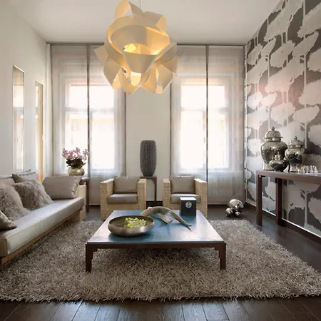 Luxury Paulay Street Apartment
