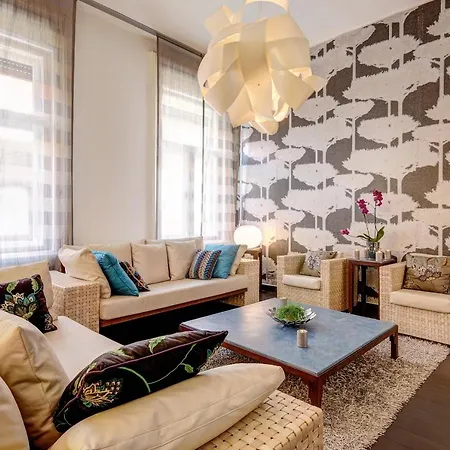 Luxury Paulay Street Apartment