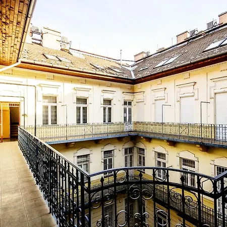Luxury Paulay Street Apartman